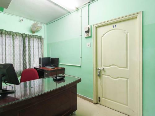 Hotel Oyo 76215 Royal Residency