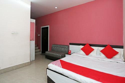 Oyo 28174 Hotel Sai Krupa