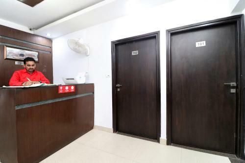 Oyo 8627 Hotel Space
