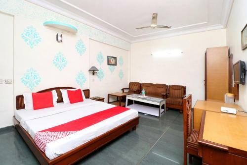 Oyo 8623 Hotel Destination