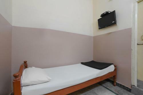 Hotel Spot On 48349 Sri Sai Lohith Lodge