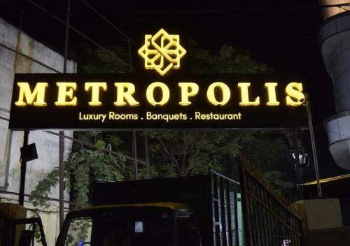 Metropolis Hotel (A Unit Of Osem Hotel)
