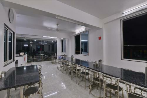 Hotel Oyo 61869 Jp Residency