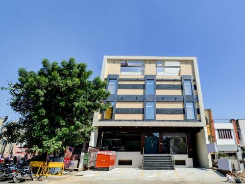 Oyo 74339 Hotel G9
