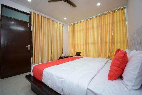 Oyo 30898 Hotel Kdm