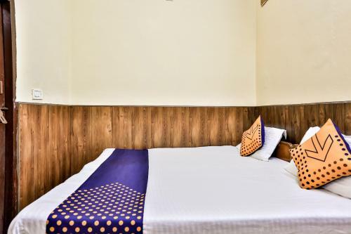 Hotel Spot On 67517 Om Sai Residency