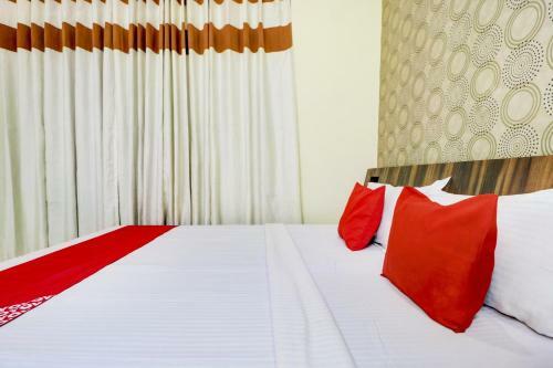 Oyo 77889 Hotel Viva City