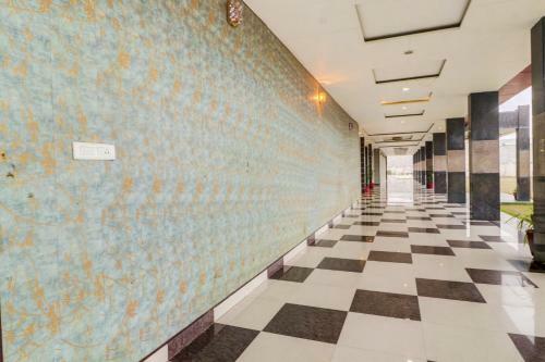 Oyo 77889 Hotel Viva City