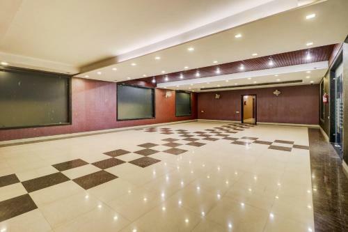 Oyo 77889 Hotel Viva City