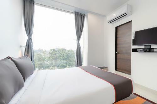 Collection O 76605 Hotel Lotus