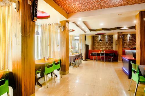 Hotel Oyo 37870 Dayal Residency