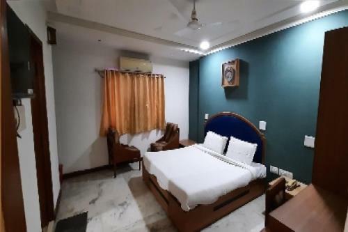Oyo 80324 Hotel Hari Darshan
