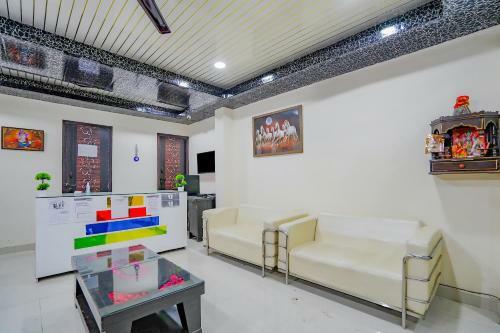 Hotel Oyo 79086 Pragya Comfortable Stays