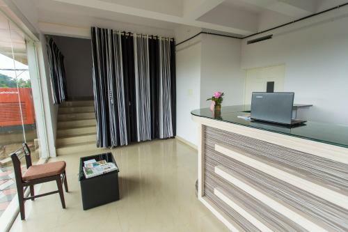 Hotel Oyo 15599 Reem Residency