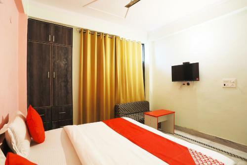 Hotel Oyo 42405 Noida Relax