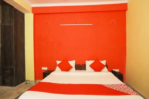 Hotel Oyo 42405 Noida Relax