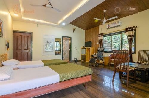 Bed & Breakfast Bigfoot Stay - Malhar Villa
