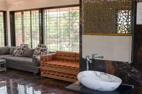 Bed & Breakfast Bigfoot Stay - Malhar Villa