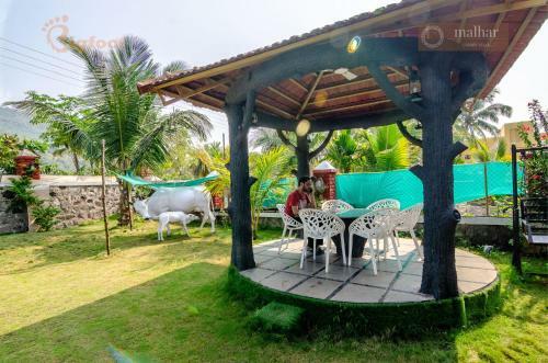 Bed & Breakfast Bigfoot Stay - Malhar Villa