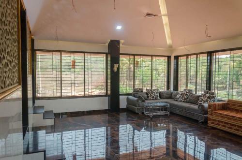 Bed & Breakfast Bigfoot Stay - Malhar Villa