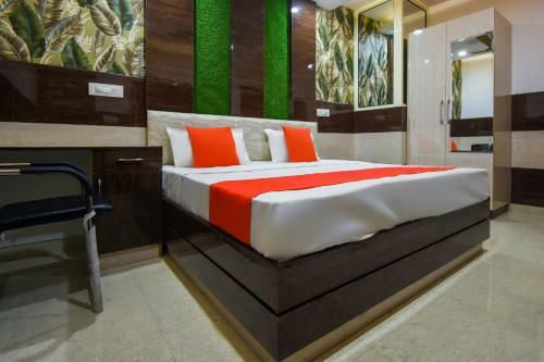 Oyo 70744 Hotel Atharv