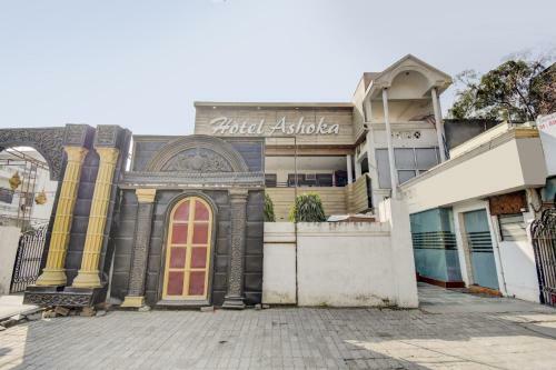 Oyo 15742 Hotel Ashoka