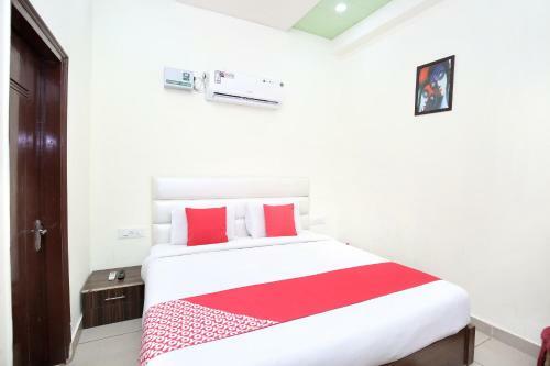 Oyo 15644 Hotel Karma