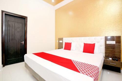 Oyo 40089 Hotel Star Highway