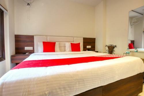 Oyo 42743 Hotel Midway
