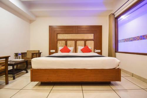 Capital O 69427 Hotel Green Tree