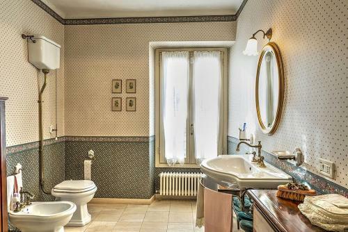 Annone Di Brianza Villa Sleeps 21 With Pool And Air Con