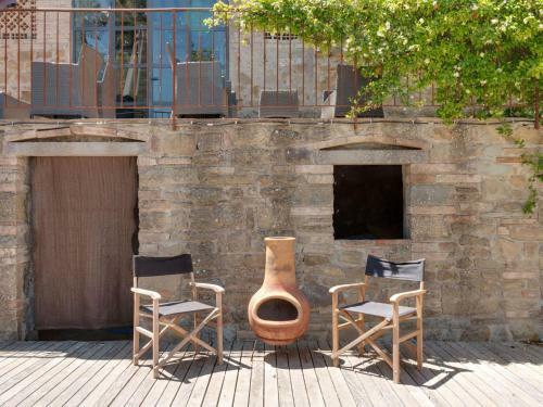 Secluded Apartment In Anghiari With Swimming Pool