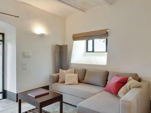 Secluded Apartment In Anghiari With Swimming Pool
