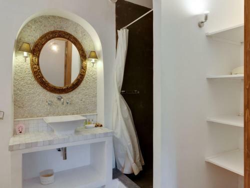 Secluded Apartment In Anghiari With Swimming Pool