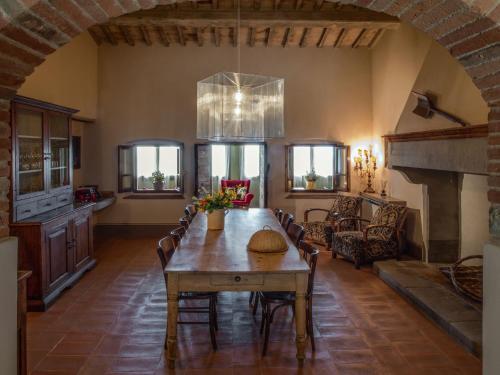 Villa With Private Pool On An Organic Wine Estate