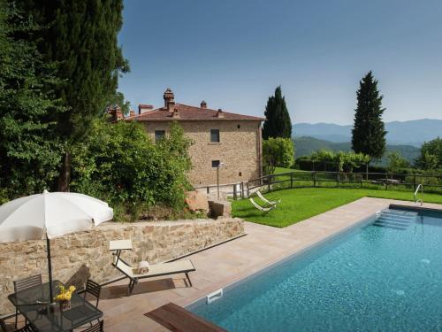 Villa With Private Pool On An Organic Wine Estate