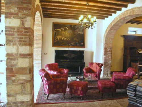 San Gimignanello Villa Sleeps 35 With Pool And Wifi