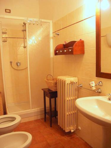 San Gimignanello Villa Sleeps 35 With Pool And Wifi