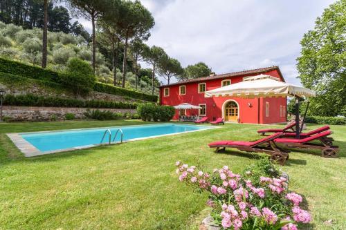 Badia Cantignano Villa Sleeps 12 With Pool And Air Con