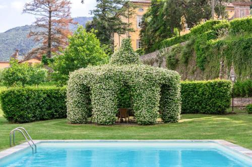 Badia Cantignano Villa Sleeps 12 With Pool And Air Con
