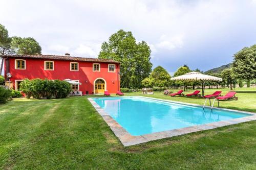 Badia Cantignano Villa Sleeps 12 With Pool And Air Con