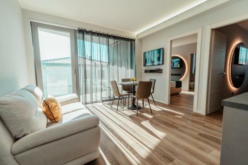Aparthotel Prada' Home Eco Suites