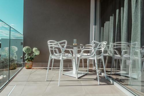 Aparthotel Prada' Home Eco Suites