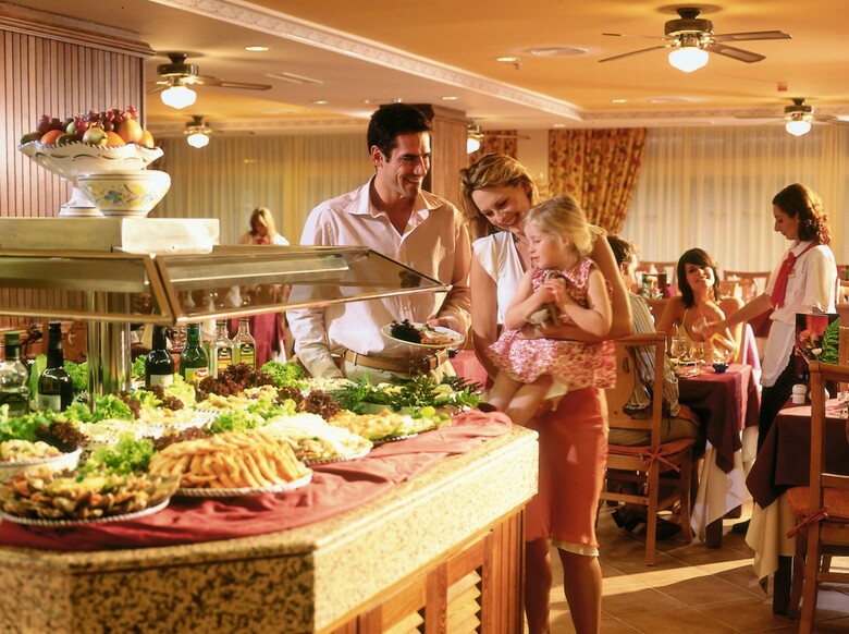 Hotel Riu Oliva Beach Resort