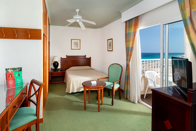 Hotel Riu Oliva Beach Resort