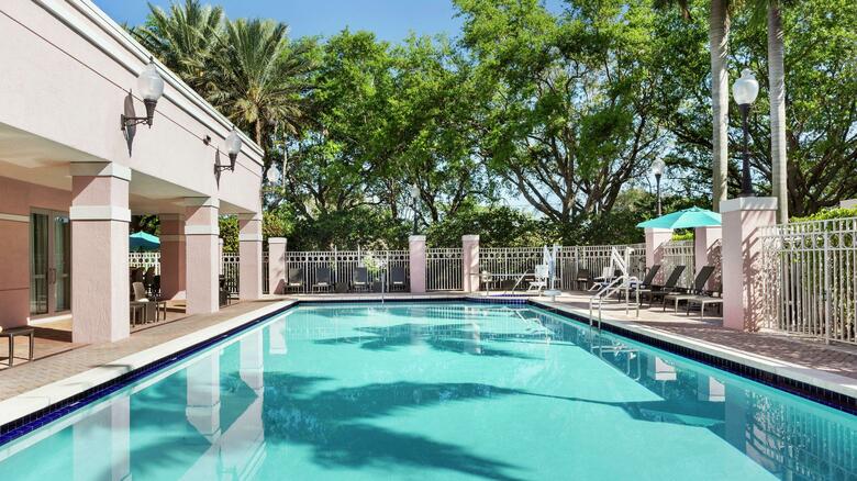 Hotel Doubletree By Hilton Sunrise - Sawgrass Mills