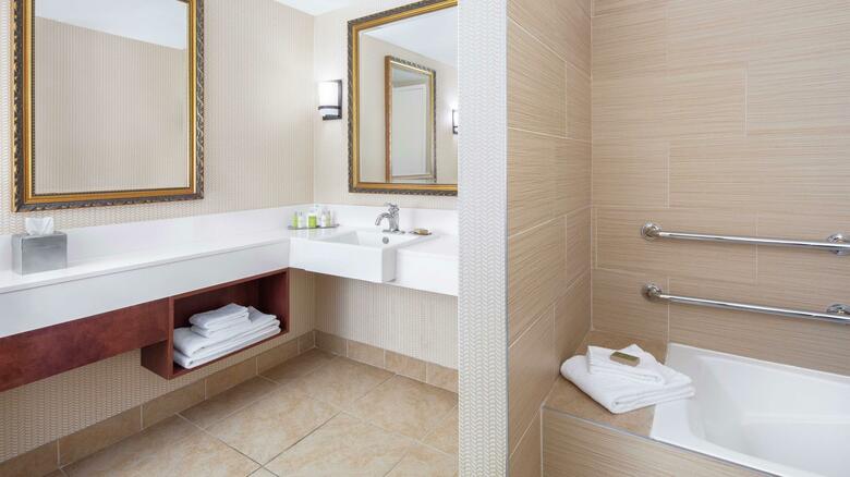 Hotel Doubletree By Hilton Sunrise - Sawgrass Mills