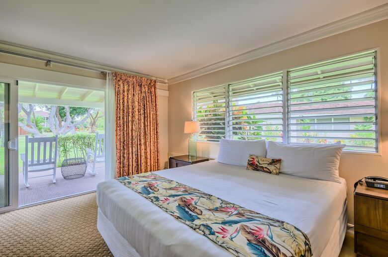 Hotel Royal Lahaina Resort & Bungalows