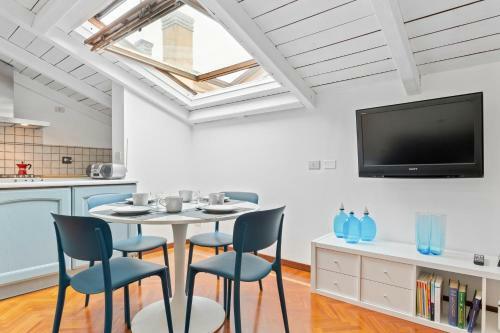 Apartamento Pratello Elegante E Raffinata Mansarda