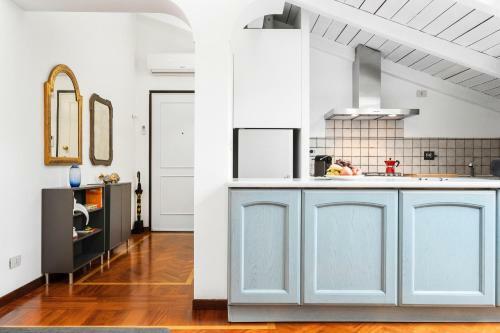 Apartamento Pratello Elegante E Raffinata Mansarda
